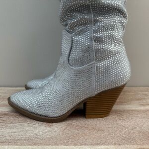 Forever Link Silver Rhinestone Boots Size 7.5